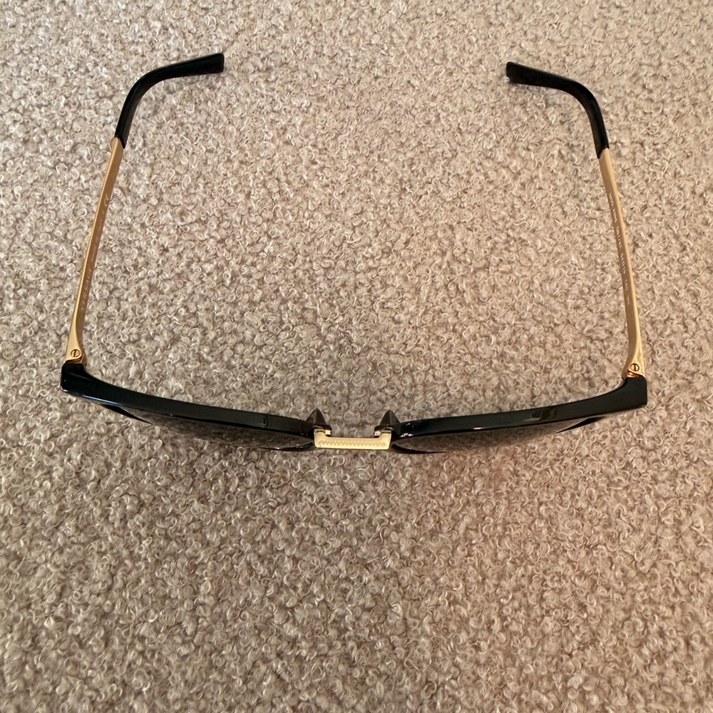 🖤 Versace Black & Gold Cat Eye Sunglasses – Model 4366 - Picture 8 of 8